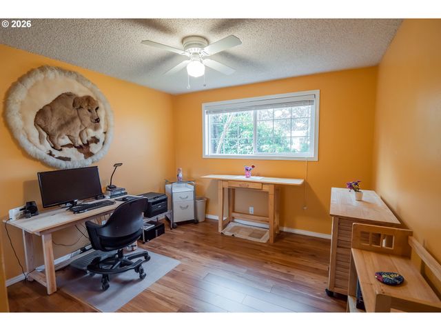 4483 THUNDERBIRD St, Eugene, OR 97404