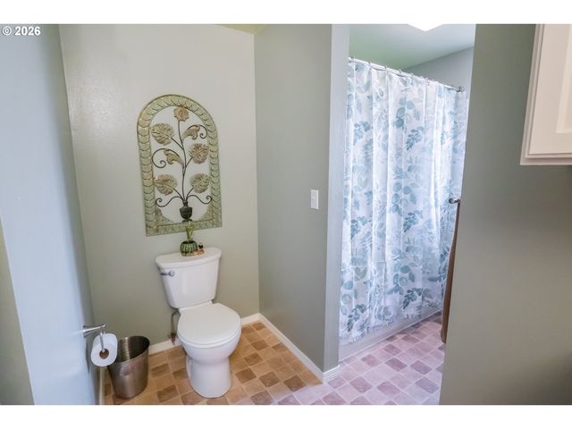 4483 THUNDERBIRD St, Eugene, OR 97404