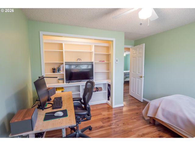 4483 THUNDERBIRD St, Eugene, OR 97404