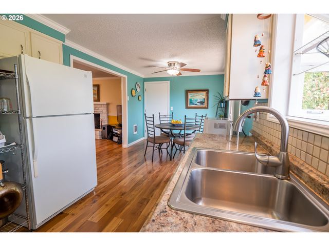 4483 THUNDERBIRD St, Eugene, OR 97404