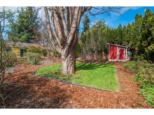 4483 THUNDERBIRD St, Eugene, OR 97404