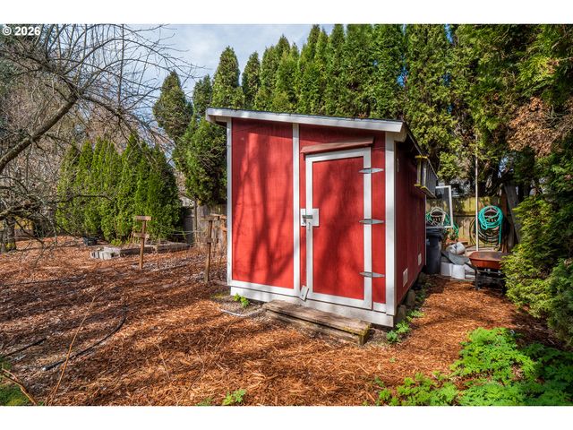 4483 THUNDERBIRD St, Eugene, OR 97404