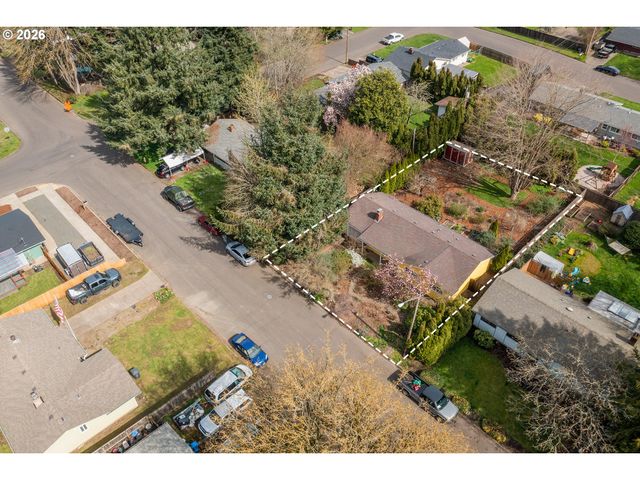 4483 THUNDERBIRD St, Eugene, OR 97404