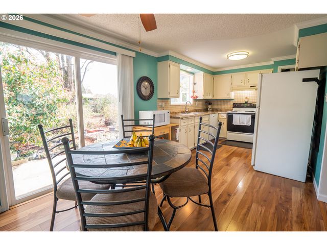 4483 THUNDERBIRD St, Eugene, OR 97404