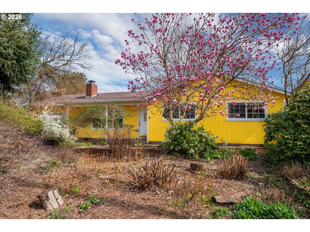 4483 THUNDERBIRD St, Eugene, OR 97404