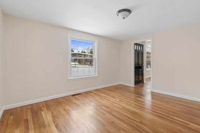 27 Webb Road, Peterborough, NH 03458