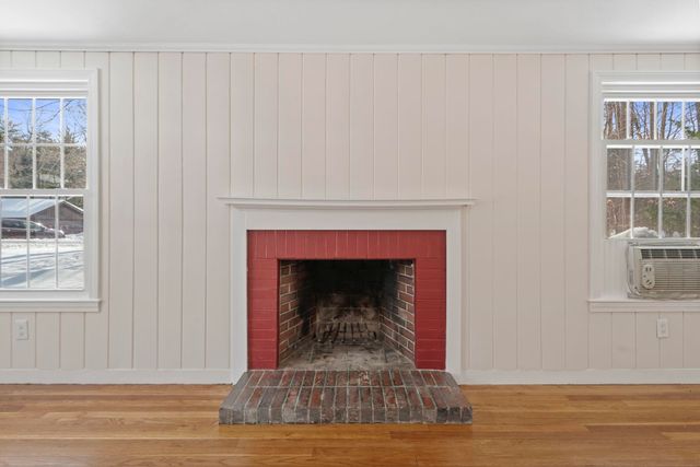 27 Webb Road, Peterborough, NH 03458