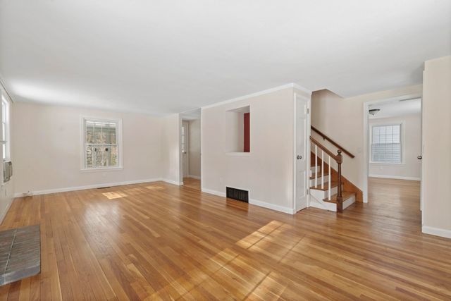 27 Webb Road, Peterborough, NH 03458