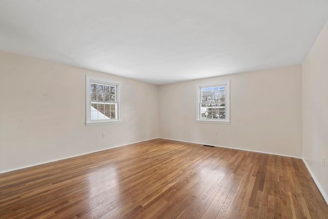 27 Webb Road, Peterborough, NH 03458