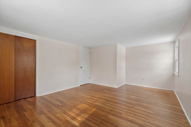 27 Webb Road, Peterborough, NH 03458