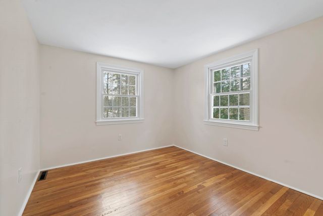 27 Webb Road, Peterborough, NH 03458