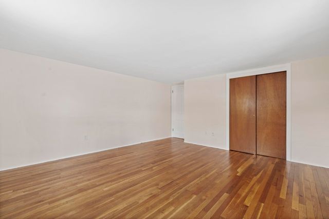 27 Webb Road, Peterborough, NH 03458