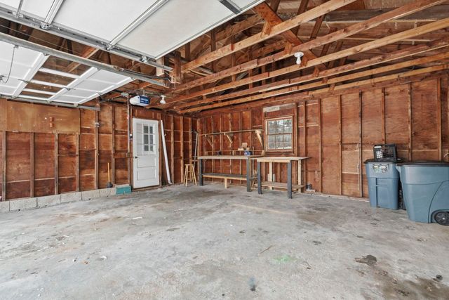 27 Webb Road, Peterborough, NH 03458