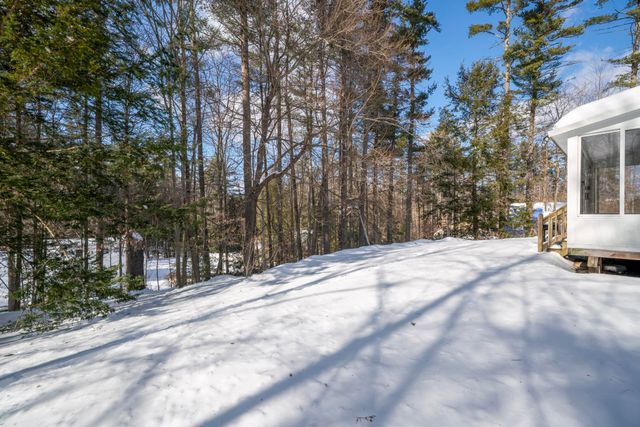 27 Webb Road, Peterborough, NH 03458
