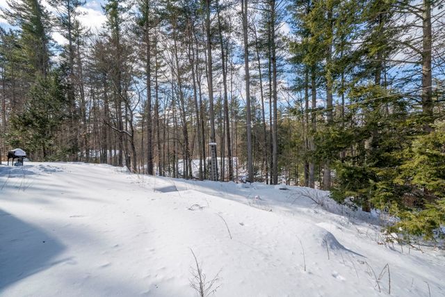 27 Webb Road, Peterborough, NH 03458