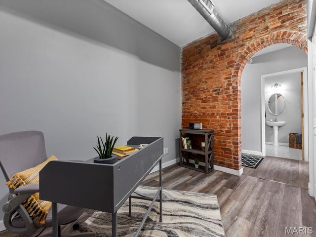 1919 S 11th Street, St Louis, MO 63104