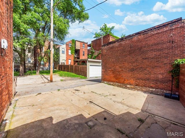 1919 S 11th Street, St Louis, MO 63104