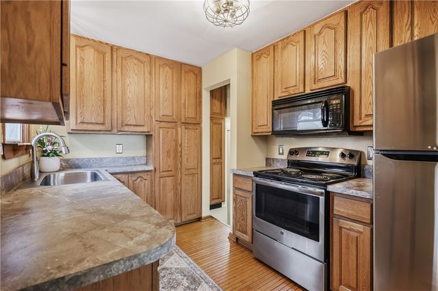 197 Barry Road, Irondequoit, NY 14617