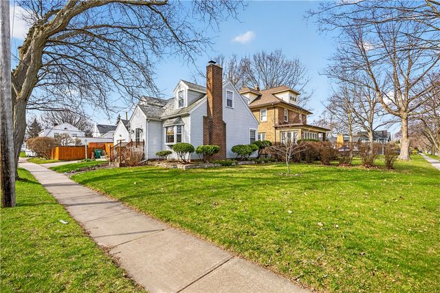 197 Barry Road, Irondequoit, NY 14617