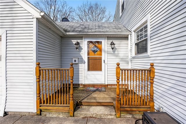 197 Barry Road, Irondequoit, NY 14617