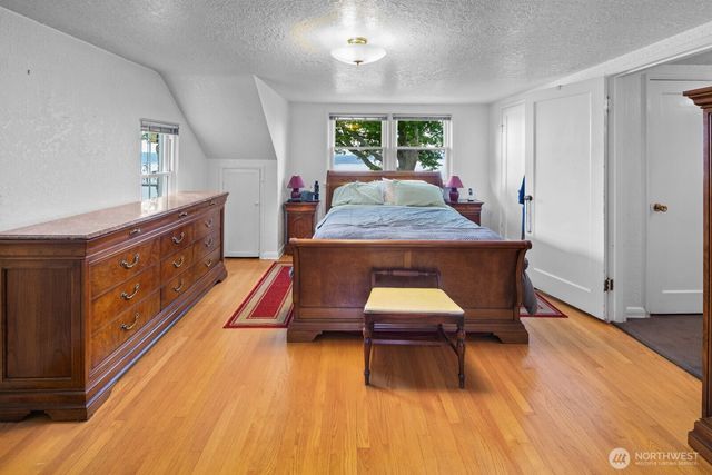 10445 Marine View Drive SW, Seattle, WA 98146
