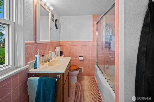 10445 Marine View Drive SW, Seattle, WA 98146