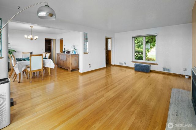 10445 Marine View Drive SW, Seattle, WA 98146