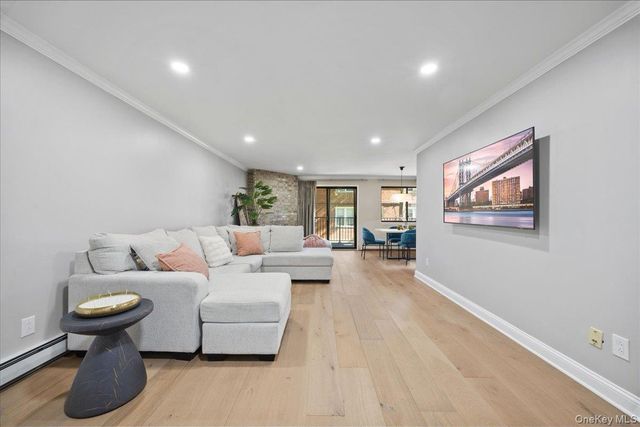 107 N Broadway 213, White Plains, NY 10603