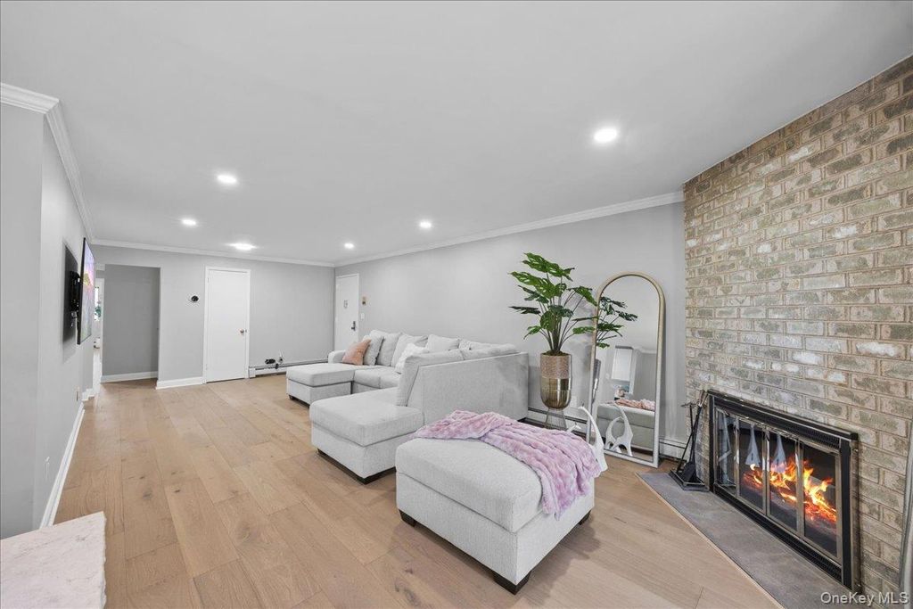 107 N Broadway 213, White Plains, NY 10603
