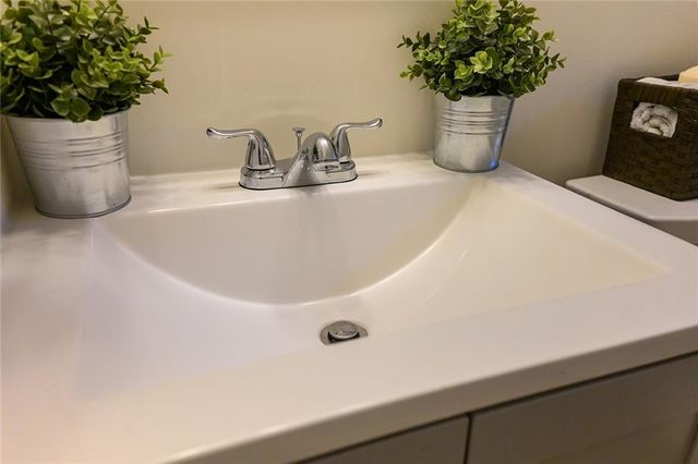 753 Commodore Drive, Atlanta, GA 30318