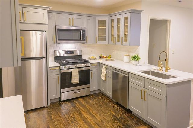 753 Commodore Drive, Atlanta, GA 30318