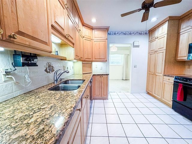 15501 SW 88th Ave, Palmetto Bay, FL 33157