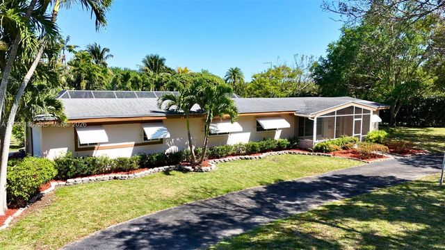 15501 SW 88th Ave, Palmetto Bay, FL 33157