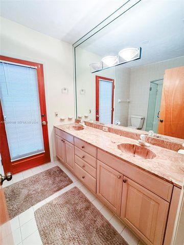 15501 SW 88th Ave, Palmetto Bay, FL 33157