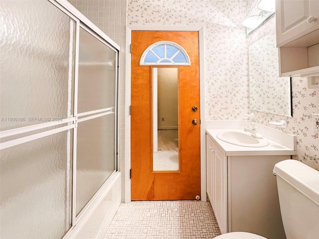 15501 SW 88th Ave, Palmetto Bay, FL 33157