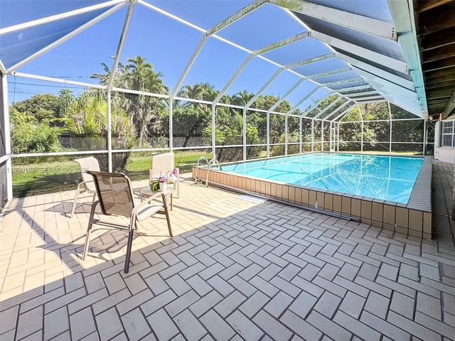 15501 SW 88th Ave, Palmetto Bay, FL 33157