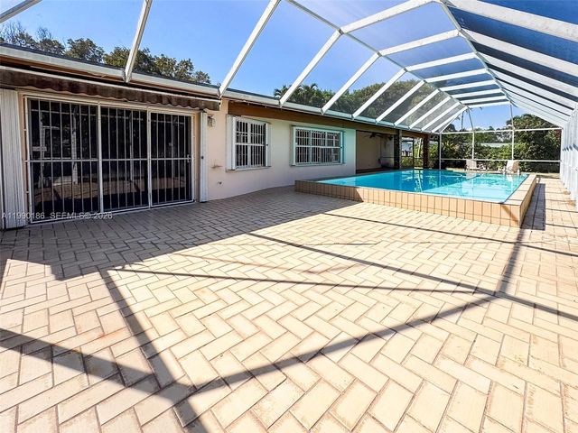 15501 SW 88th Ave, Palmetto Bay, FL 33157