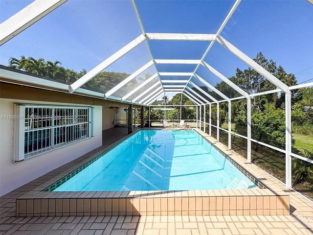 15501 SW 88th Ave, Palmetto Bay, FL 33157