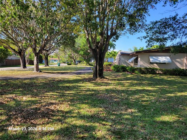 15501 SW 88th Ave, Palmetto Bay, FL 33157
