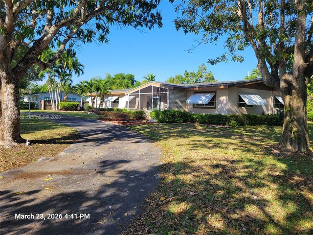 15501 SW 88th Ave, Palmetto Bay, FL 33157