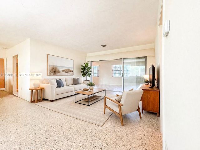 15501 SW 88th Ave, Palmetto Bay, FL 33157