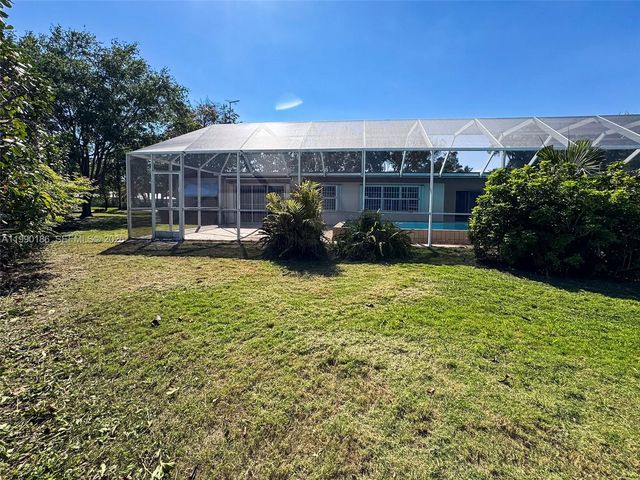 15501 SW 88th Ave, Palmetto Bay, FL 33157