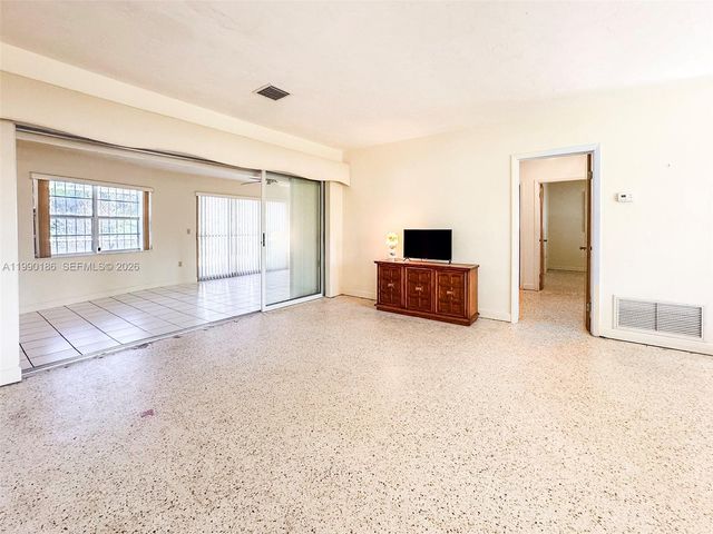 15501 SW 88th Ave, Palmetto Bay, FL 33157