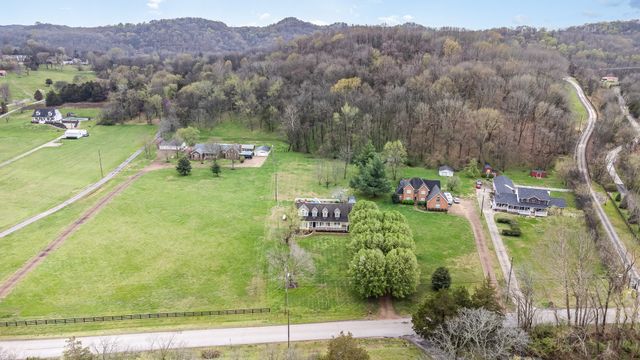 1866 Baker Rd, Goodlettsville, TN 37072