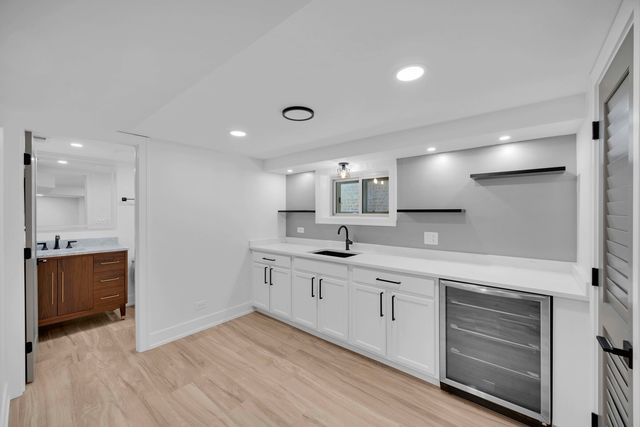 5525 S Moody Avenue, Chicago, IL 60638