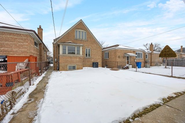 5525 S Moody Avenue, Chicago, IL 60638