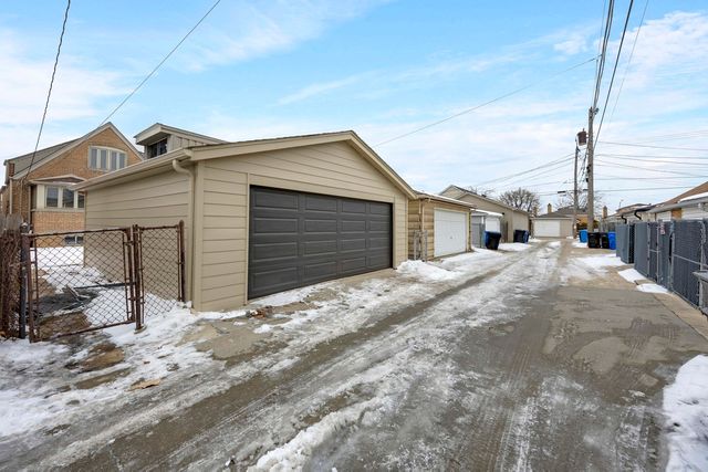 5525 S Moody Avenue, Chicago, IL 60638