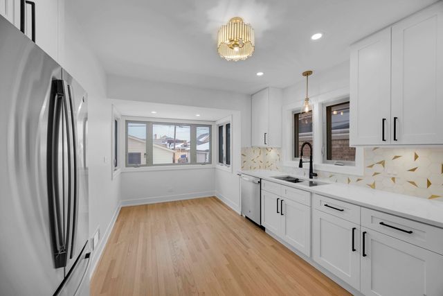 5525 S Moody Avenue, Chicago, IL 60638