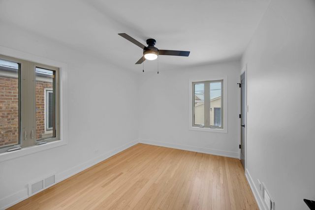 5525 S Moody Avenue, Chicago, IL 60638