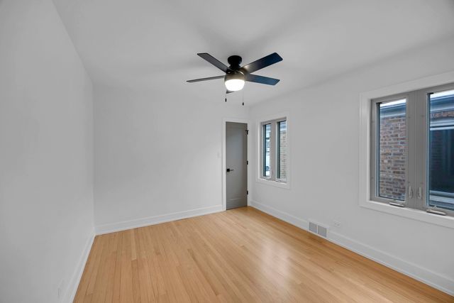 5525 S Moody Avenue, Chicago, IL 60638